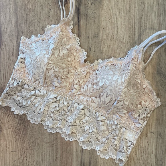 Nude lace scalloped bralette - Picture 6 of 7